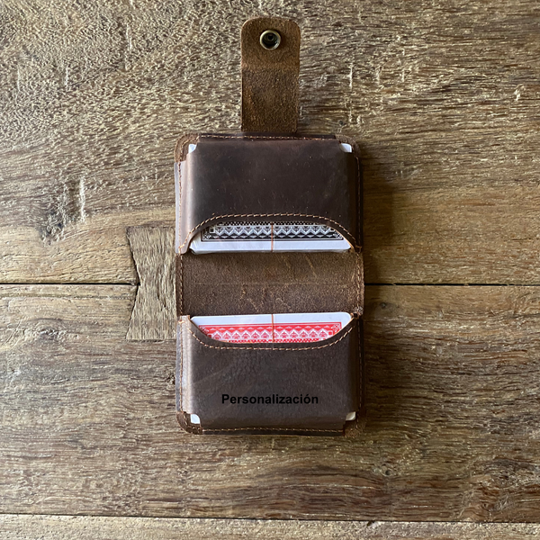 JUEGOS DE CARTAS Y ESTUCHE DE CUERO