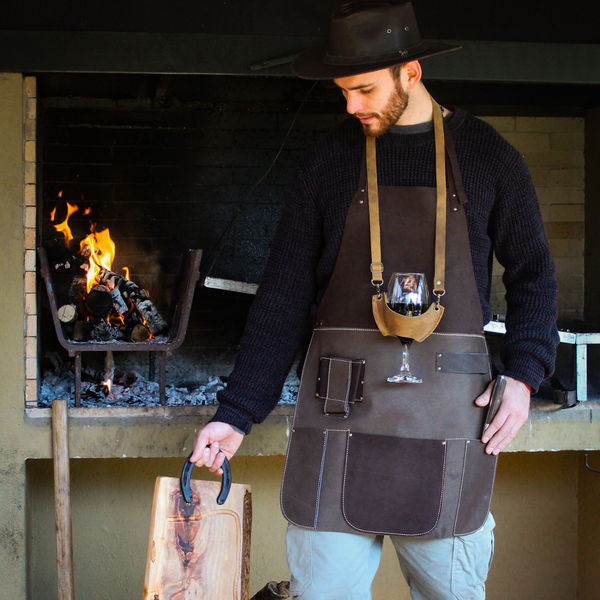 PECHERA ASADOR CUERO CAFE