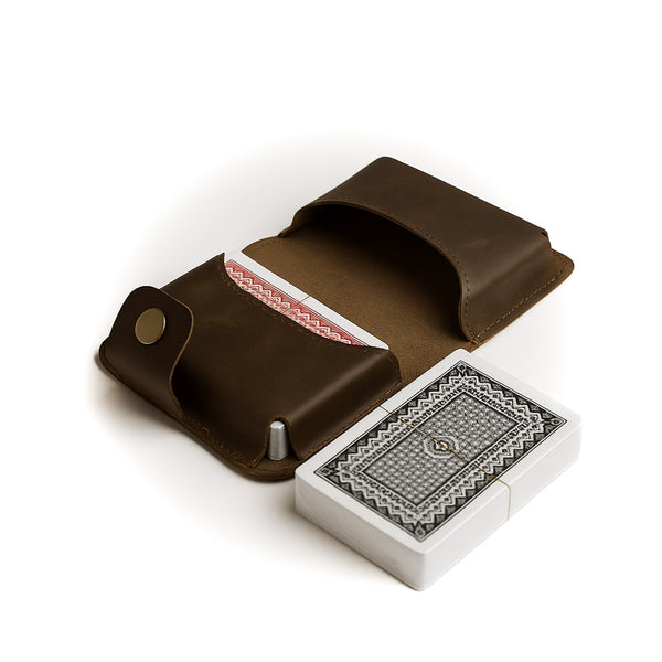 JUEGOS DE CARTAS Y ESTUCHE DE CUERO