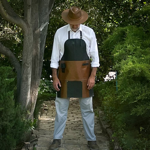 PECHERA ASADOR CUERO CAFE/NEGRO