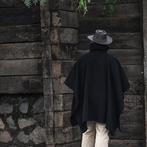 PONCHO DE ALPACA HOMBRE CASTILLA NEGRO