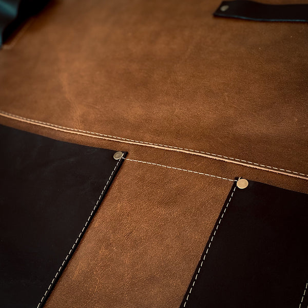 PECHERA ASADOR CUERO CAFE/NEGRO