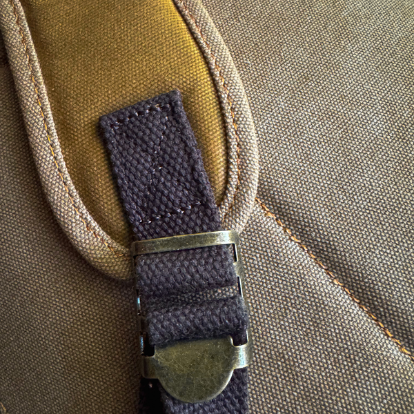 MOCHILA DE LONA IMPERMEABLE LEGEND