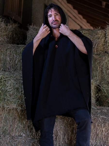 PONCHO DE LANA DE ALPACA NEGRO CON CAPUCHA