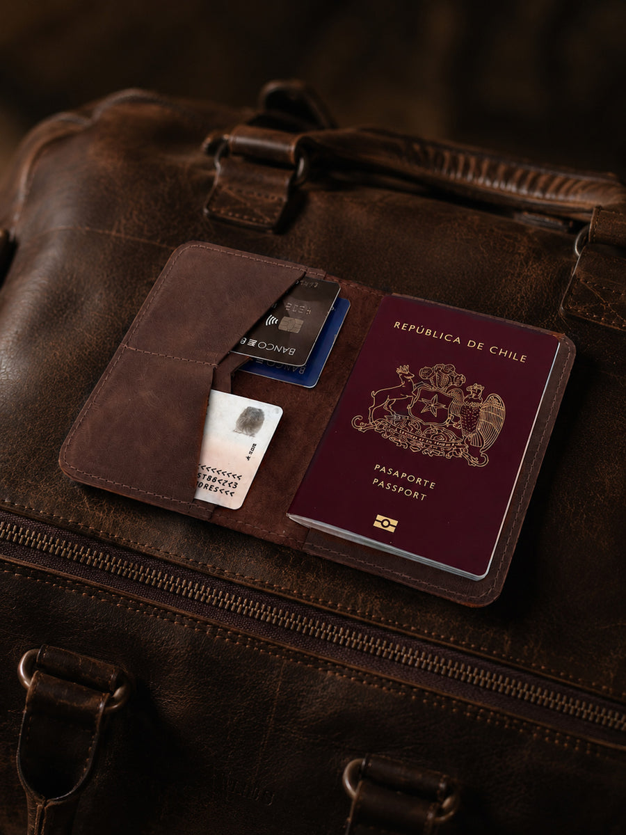 PORTA PASAPORTE CUERO CLASS HABANO