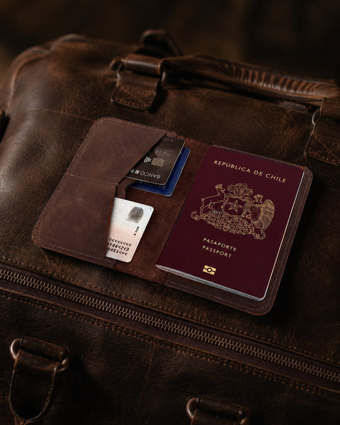 PORTA PASAPORTE CUERO CLASS HABANO