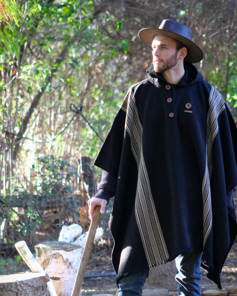 PONCHO DE ALPACA NEGRO-BLANCO INVIERNO