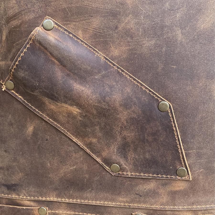 PECHERA DE CUERO CAFÉ PARA ASADOR