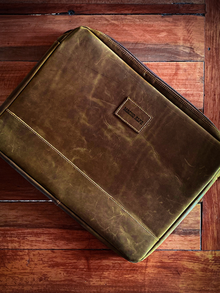 PORTA NOTEBOOK DE CUERO ACOLCHADO