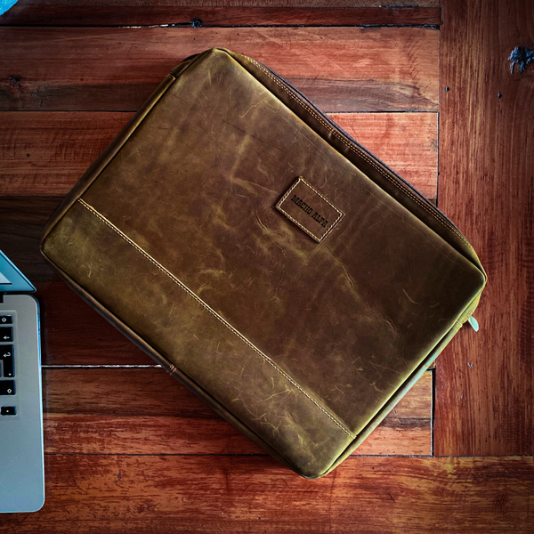 PORTA NOTEBOOK DE CUERO ACOLCHADO