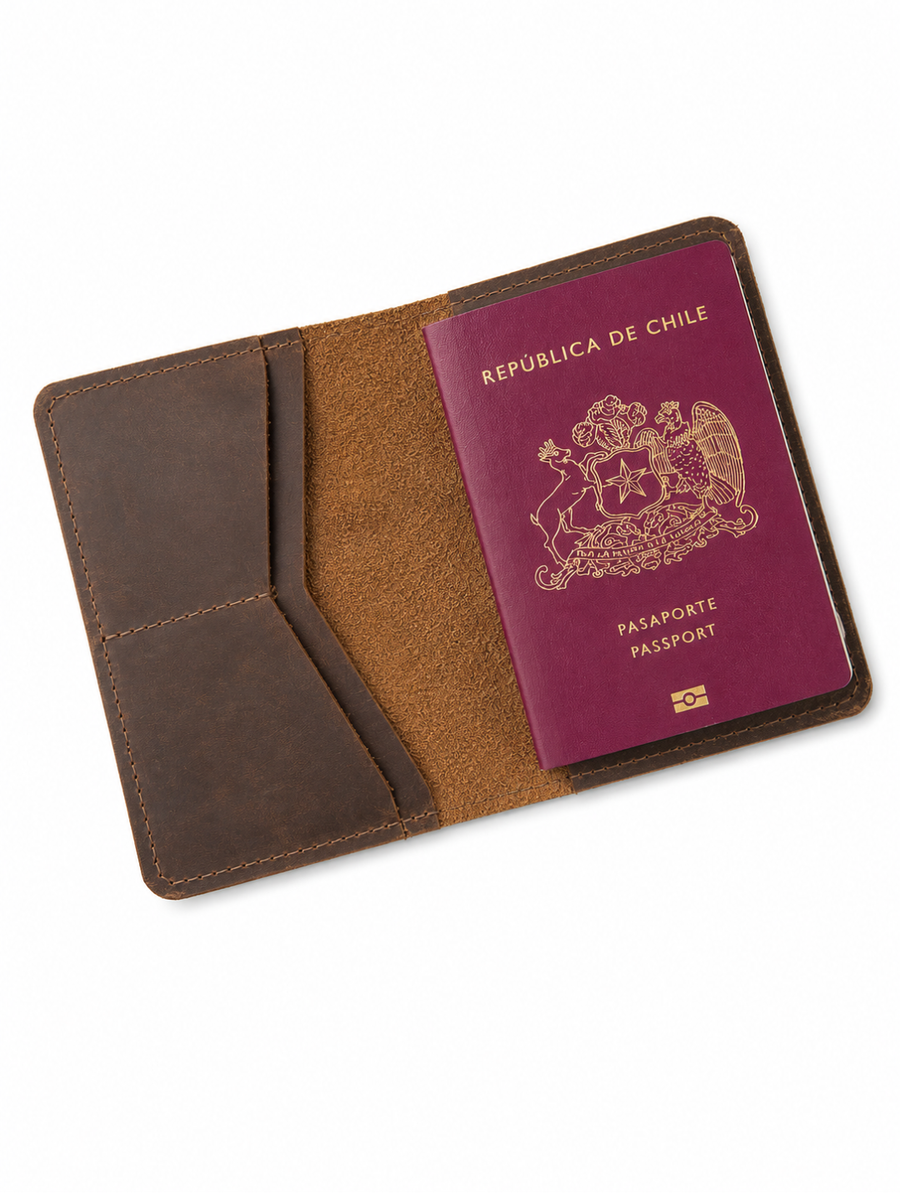 PORTA PASAPORTE CUERO CLASS MORO