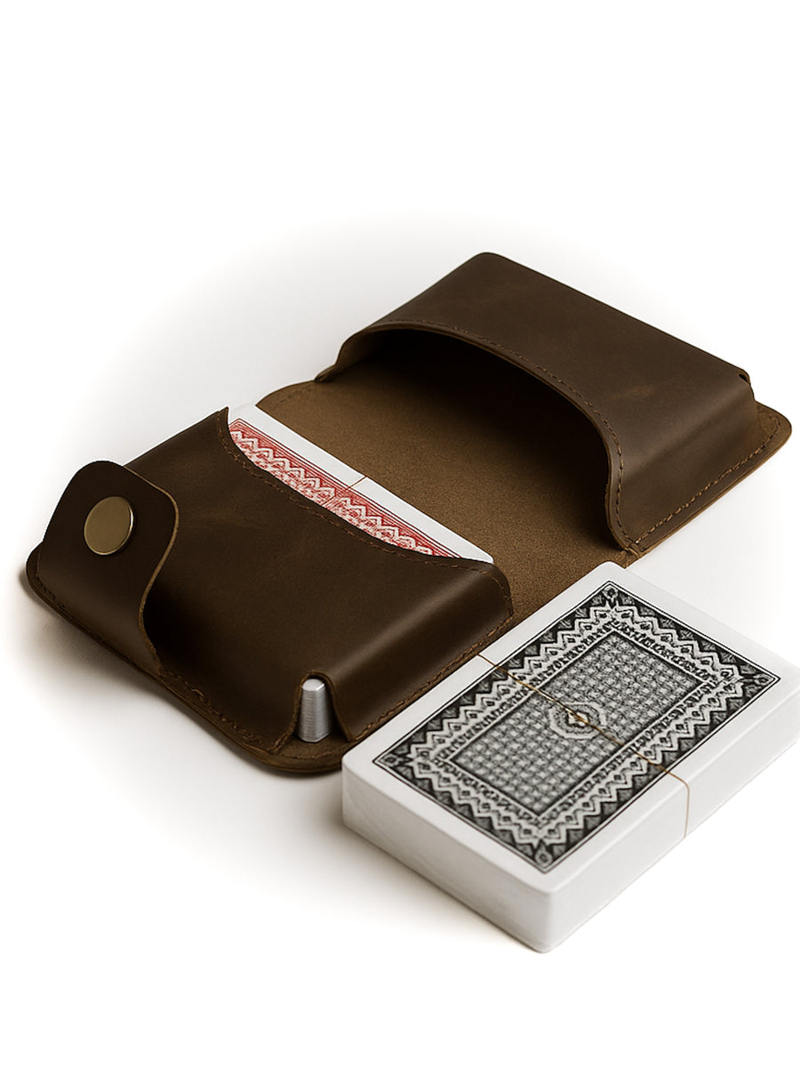 JUEGOS DE CARTAS Y ESTUCHE DE CUERO