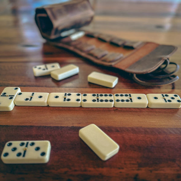 DOMINÓ JUEGO DE MESA ESTUCHE DE CUERO