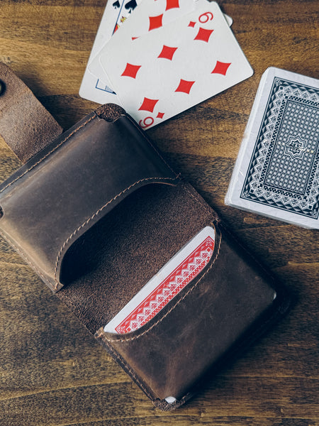 JUEGOS DE CARTAS Y ESTUCHE DE CUERO