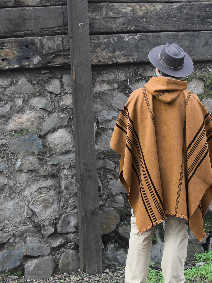 PONCHO LANA DE ALPACA CLÁSICO CON CAPUCHA