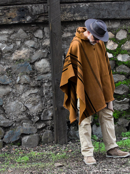 PONCHO LANA DE ALPACA CLÁSICO CON CAPUCHA