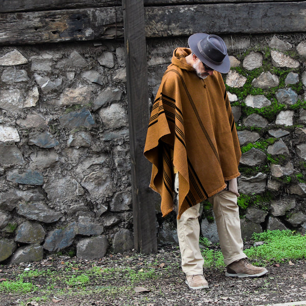 PONCHO LANA DE ALPACA CLÁSICO CON CAPUCHA