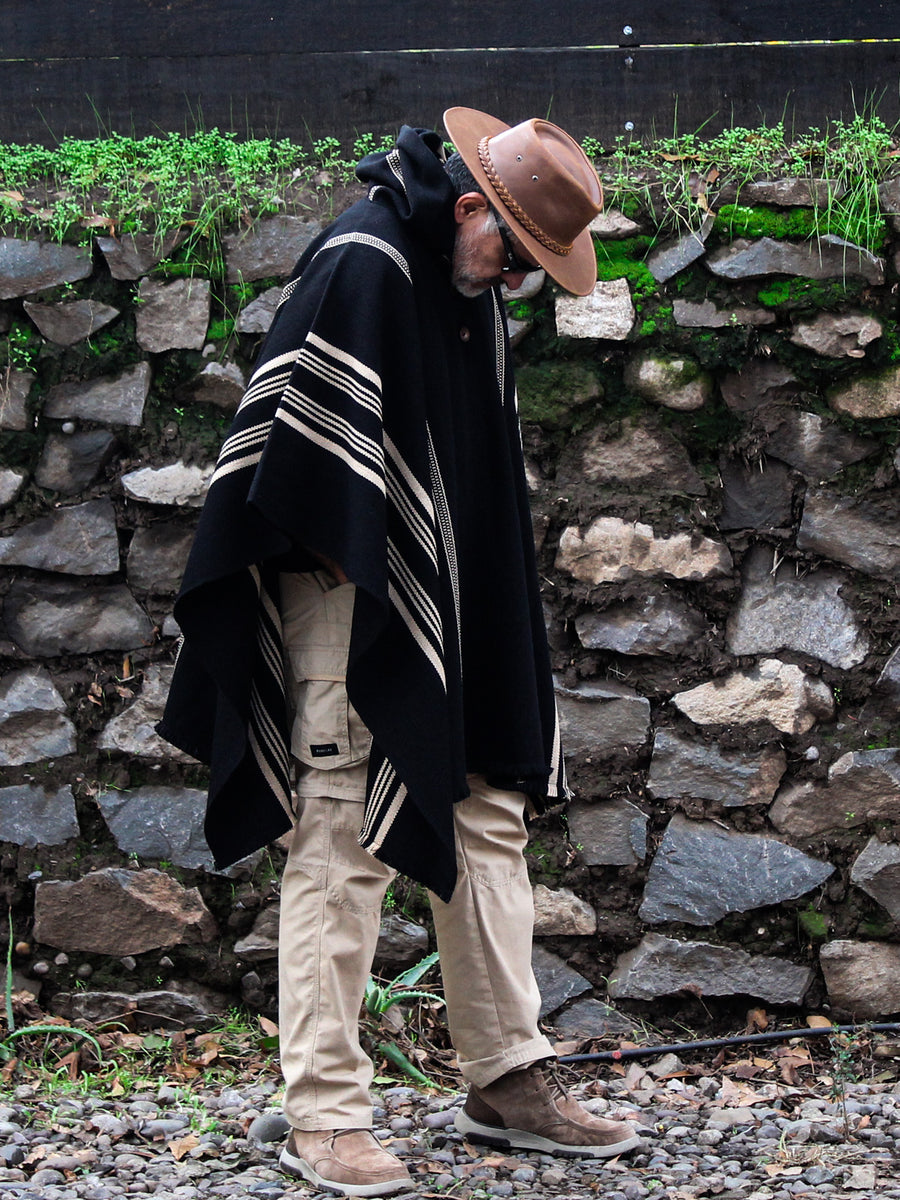 PONCHO LANA DE ALPACA CLÁSICO CON CAPUCHA