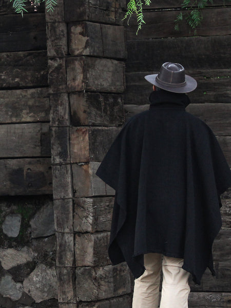 PONCHO DE ALPACA HOMBRE CASTILLA NEGRO