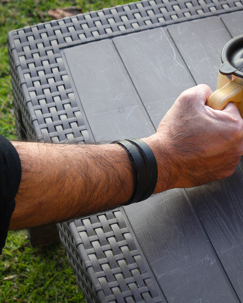 PULSERAS DE CUERO HOMBRE TITAN NEGRA