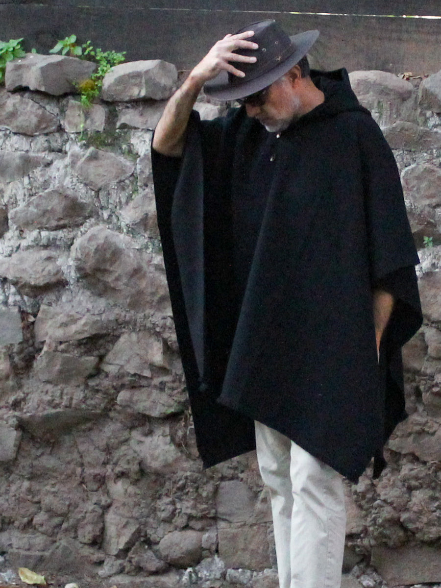 PONCHO LANA DE ALPACA CLÁSICO CON CAPUCHA