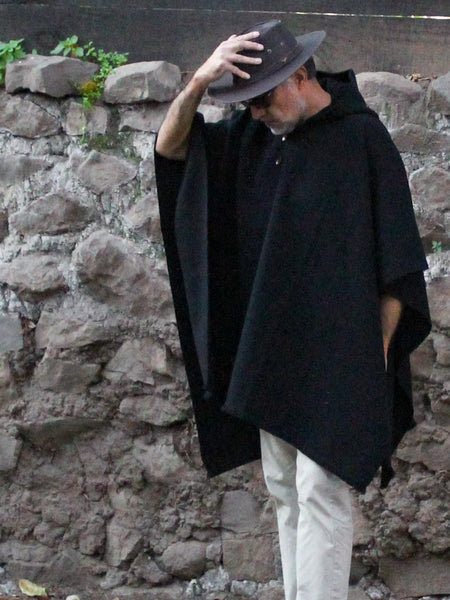 PONCHO LANA DE ALPACA CLÁSICO CON CAPUCHA