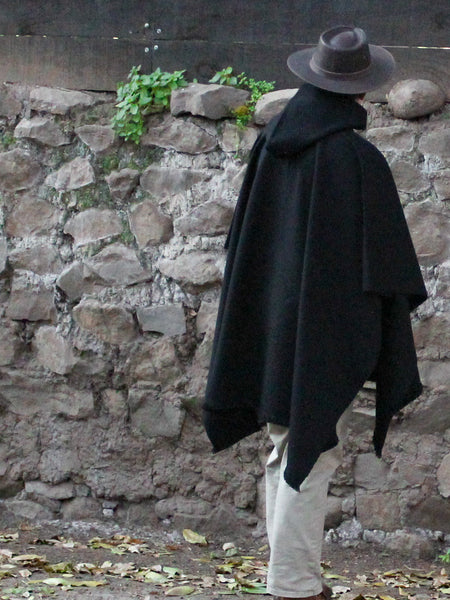 PONCHO LANA DE ALPACA CLÁSICO CON CAPUCHA