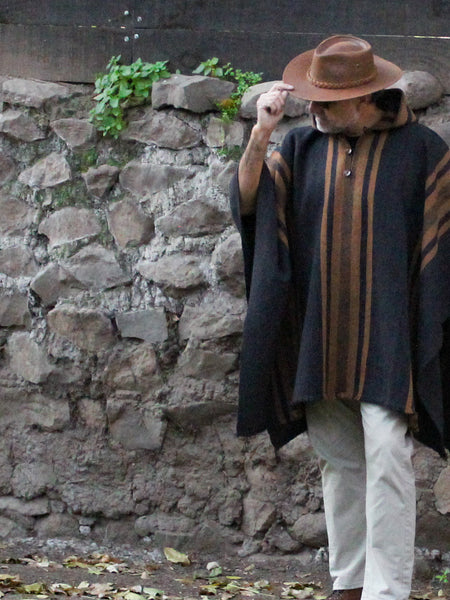 PONCHO DE ALPACA HOMBRE MARENGO-CAFÉ CON CAPUCHA