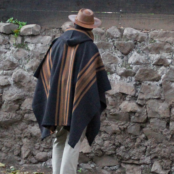 PONCHO DE ALPACA HOMBRE MARENGO-CAFÉ CON CAPUCHA