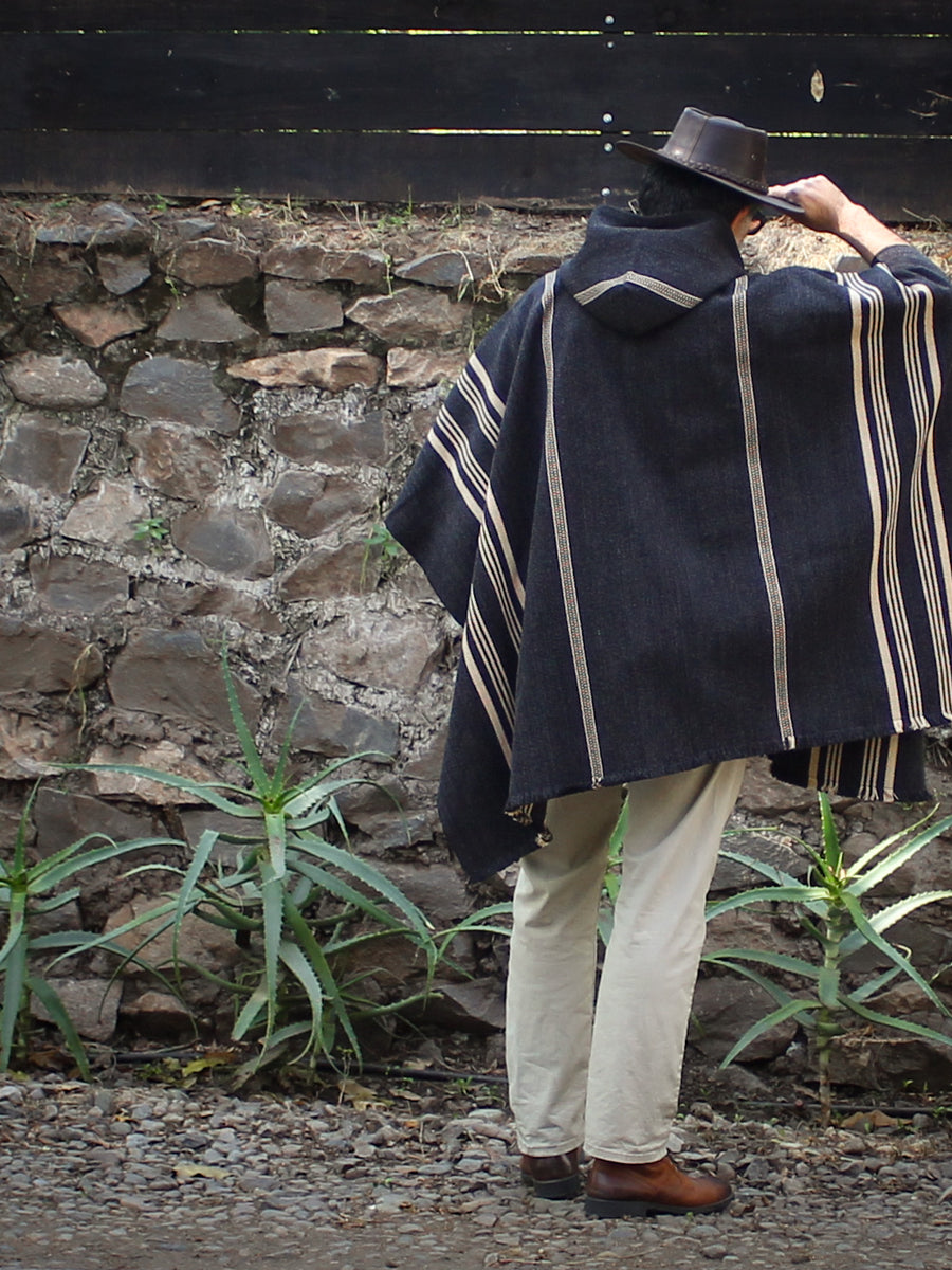 PONCHO ALPACA HOMBRE MARENGO-BEIGE CON CAPUCHA