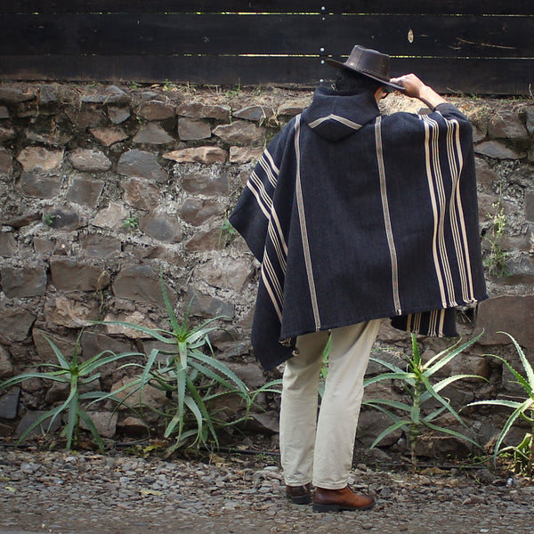 PONCHO ALPACA HOMBRE MARENGO-BEIGE CON CAPUCHA