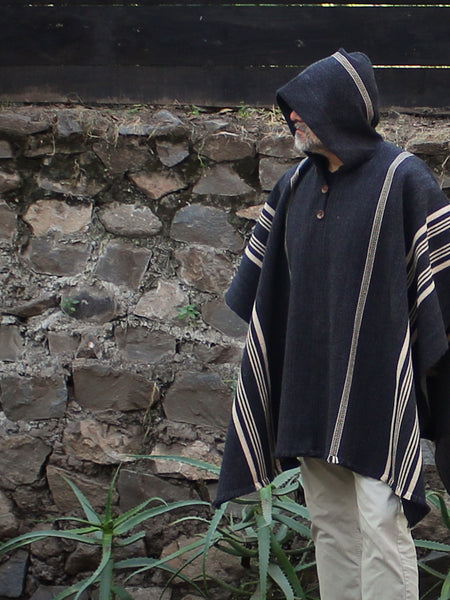 PONCHO ALPACA HOMBRE MARENGO-BEIGE CON CAPUCHA