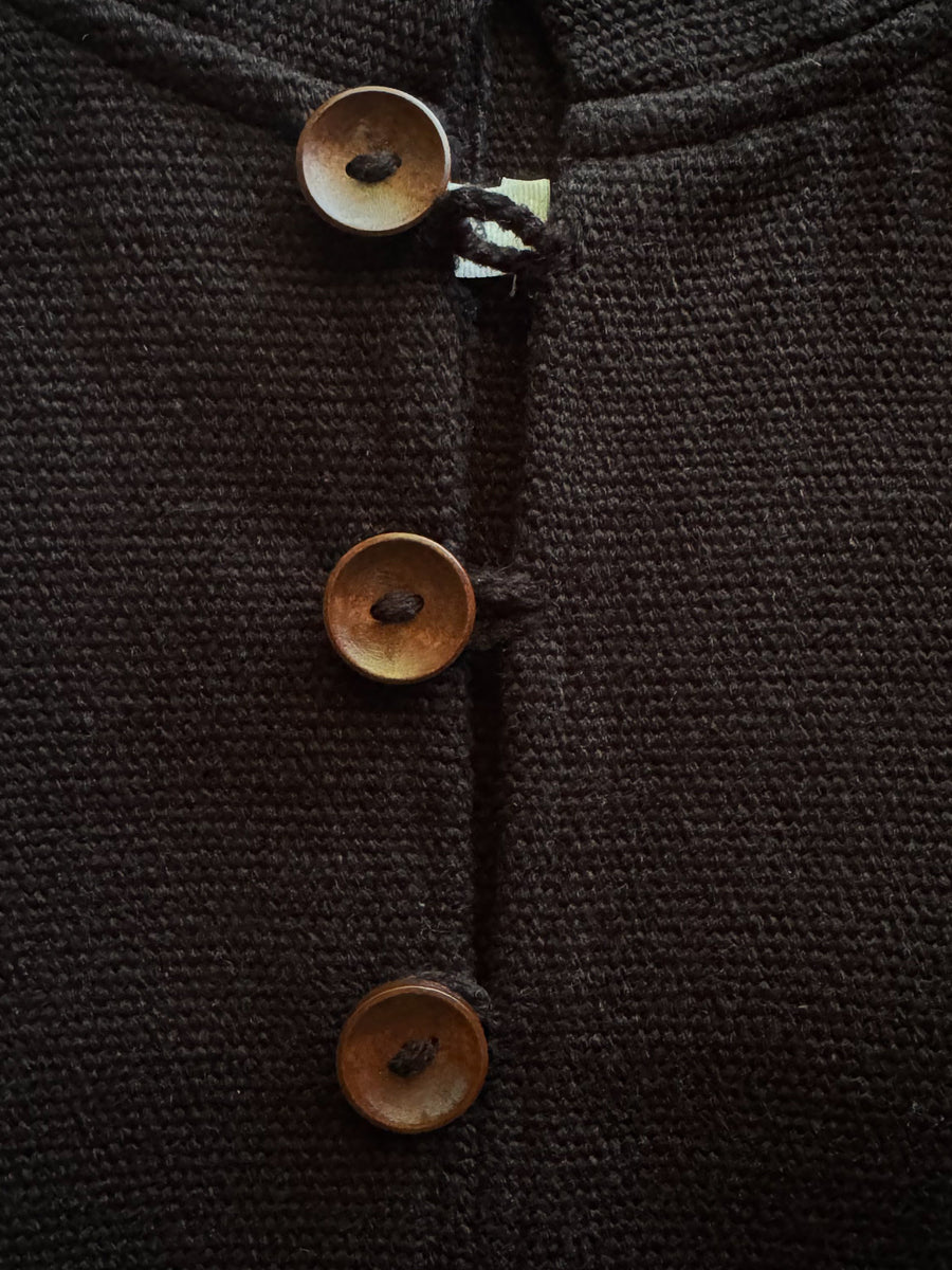 PONCHO LANA DE ALPACA NEGRO FINE CAMEL