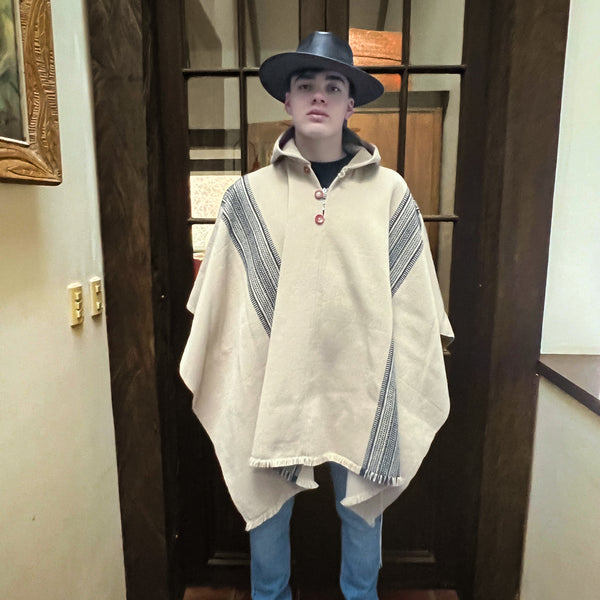 PONCHO LANA ALPACA ARENA CON CAPUCHA