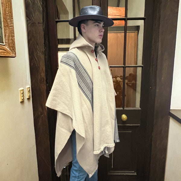 PONCHO LANA ALPACA ARENA CON CAPUCHA