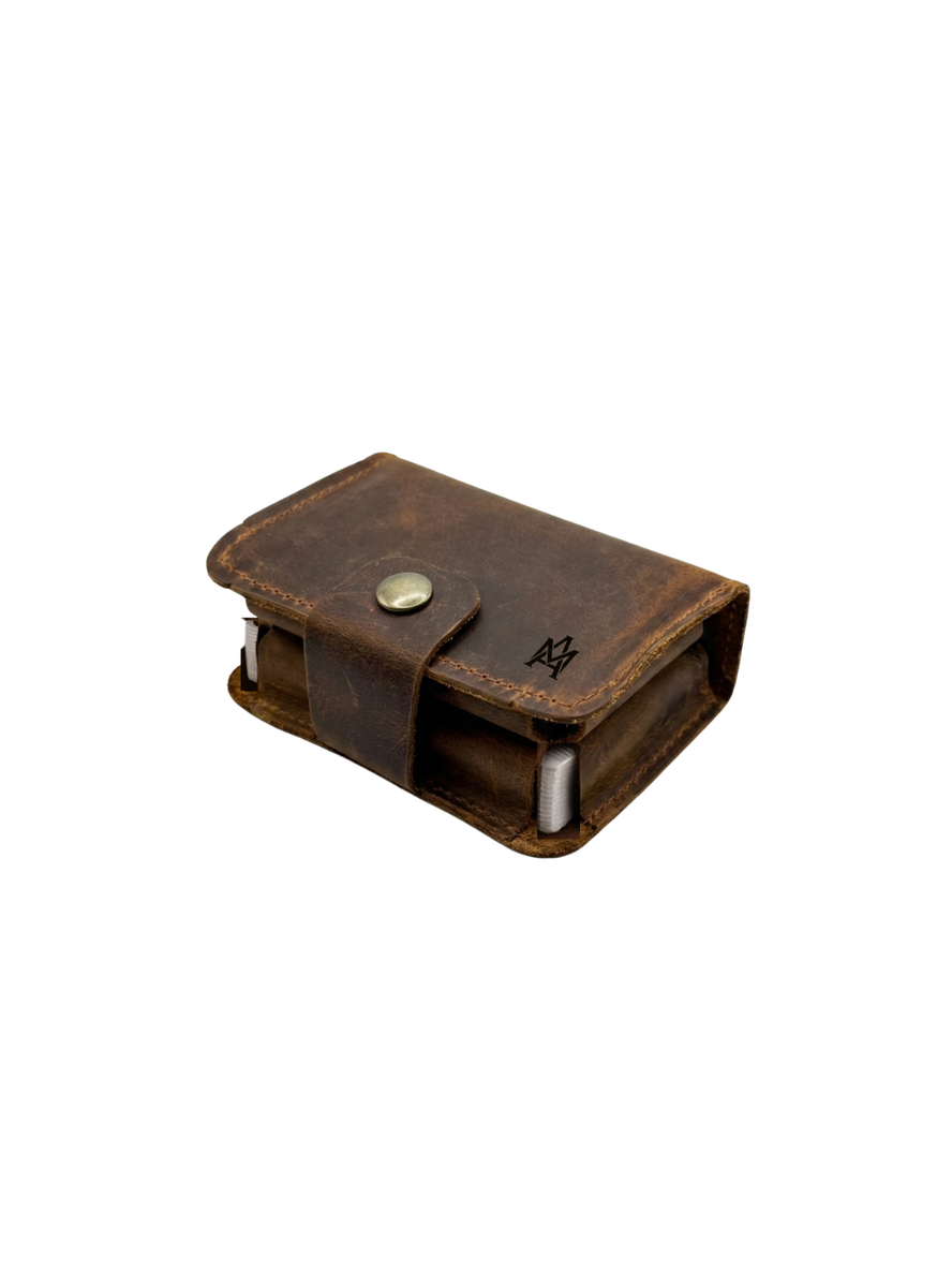 JUEGOS DE CARTAS Y ESTUCHE DE CUERO