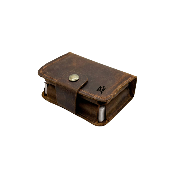 JUEGOS DE CARTAS Y ESTUCHE DE CUERO