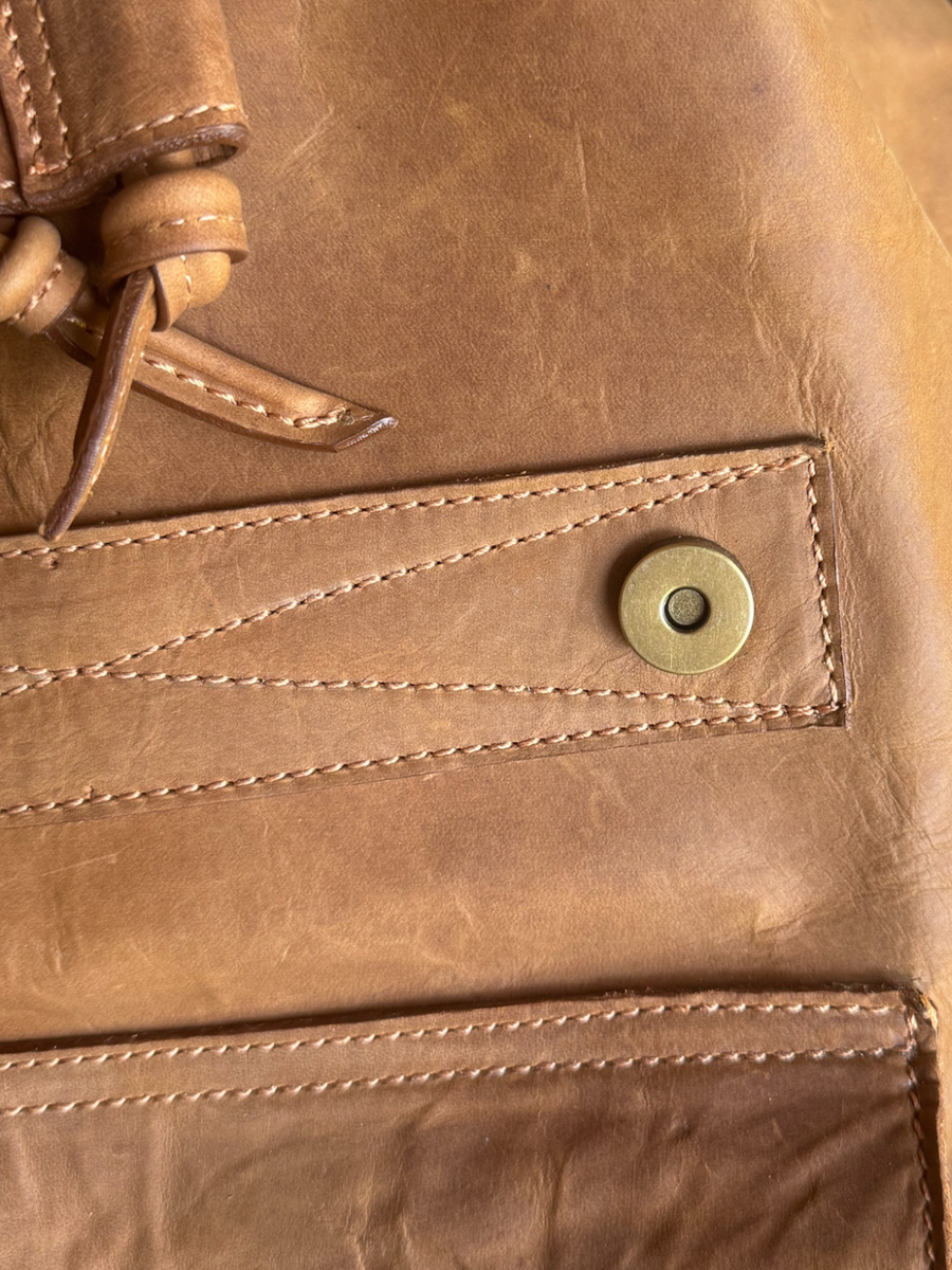 MOCHILA DE CUERO GENUINO PREMIUM MONTANA BEIGE