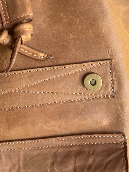 MOCHILA DE CUERO GENUINO PREMIUM MONTANA BEIGE