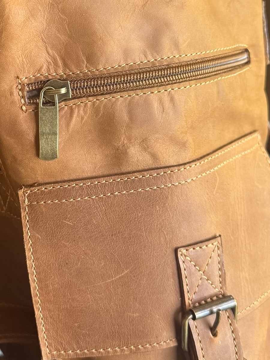 MOCHILA DE CUERO GENUINO PREMIUM MONTANA BEIGE