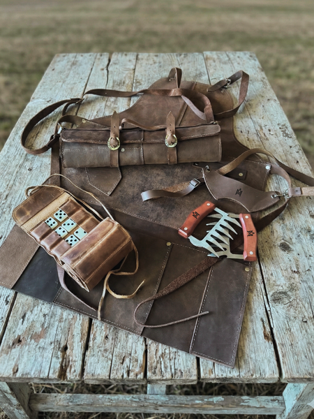 KIT PARRILLERO DEFINITIVO EN CUERO GENUINO (+ GARRAS DE REGALO)