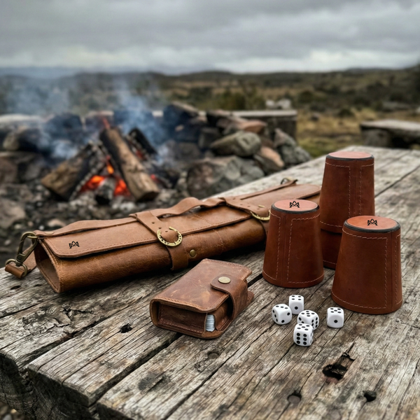 BOX DE REGALO PORTACUCHILLOS PARRILLERO + JUEGO DE CARTAS + JUEGO DE 4 CACHOS