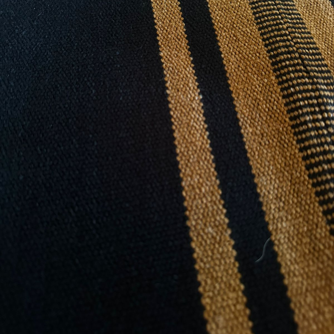 PONCHO DE ALPACA CON CAPUCHA NEGRO-CAMEL