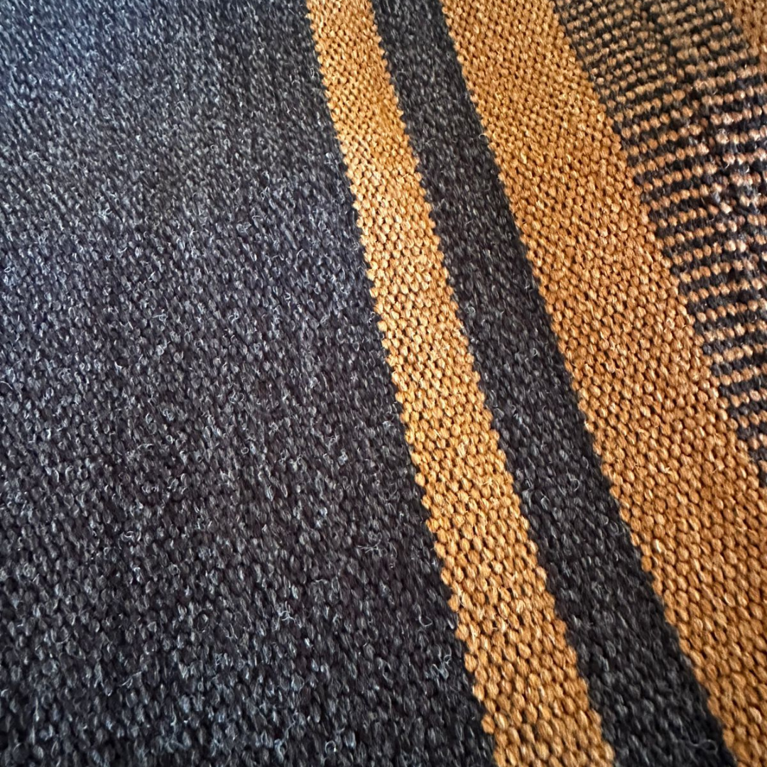 PONCHO ALPACA PARA HOMBRE CON CAPUCHA GRIS MARENGO-CAMEL