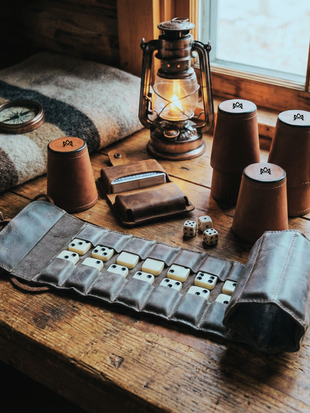 BOX JUEGO DE CACHOS + DOMINO + JUEGO DE CARTAS