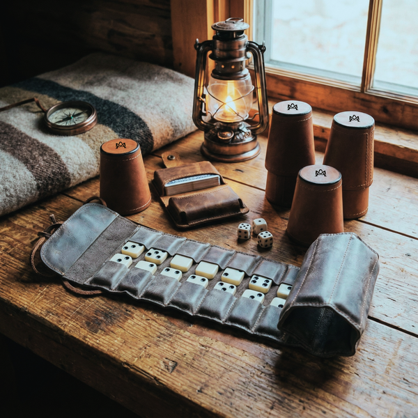 BOX JUEGO DE CACHOS + DOMINO + JUEGO DE CARTAS