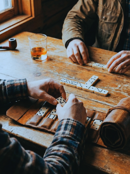 DOMINÓ JUEGO DE MESA ESTUCHE DE CUERO