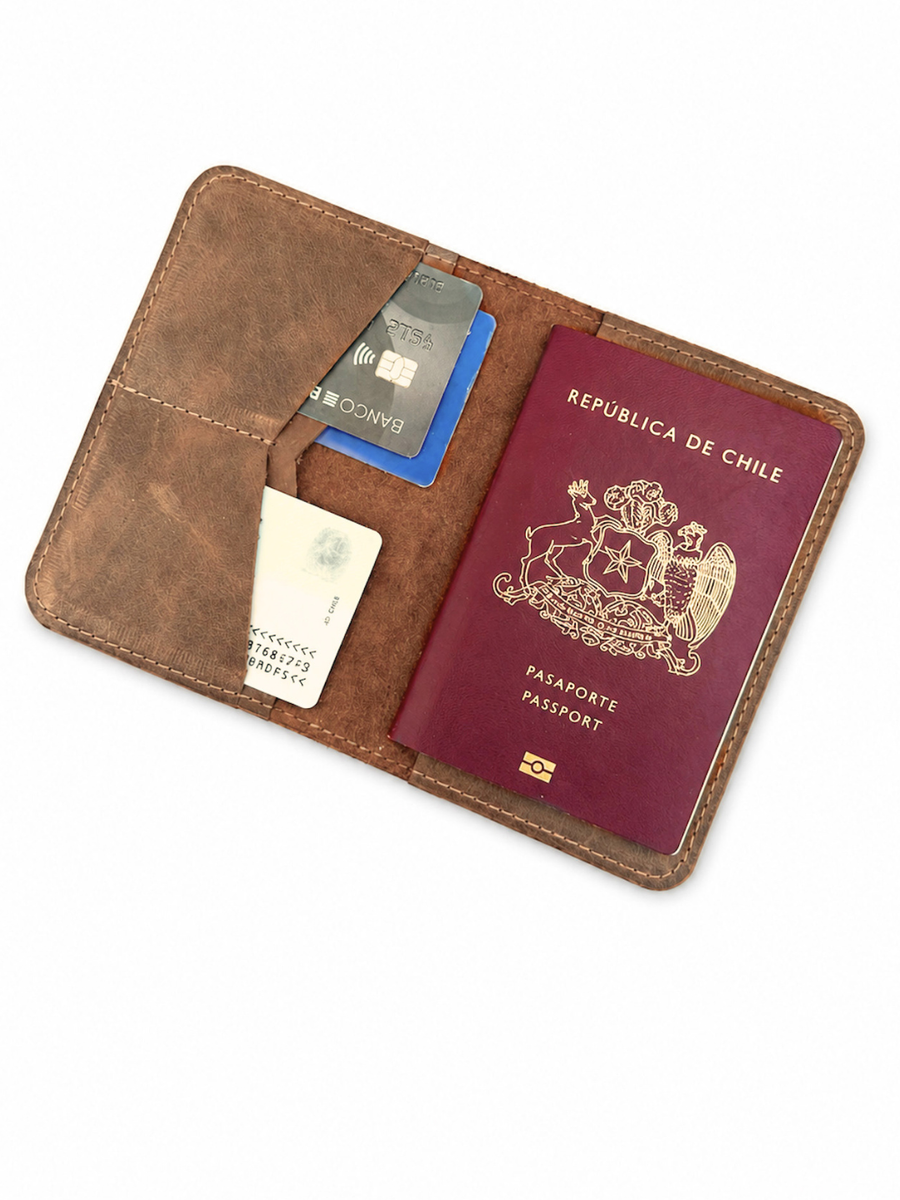 PORTA PASAPORTE CUERO CLASS HABANO