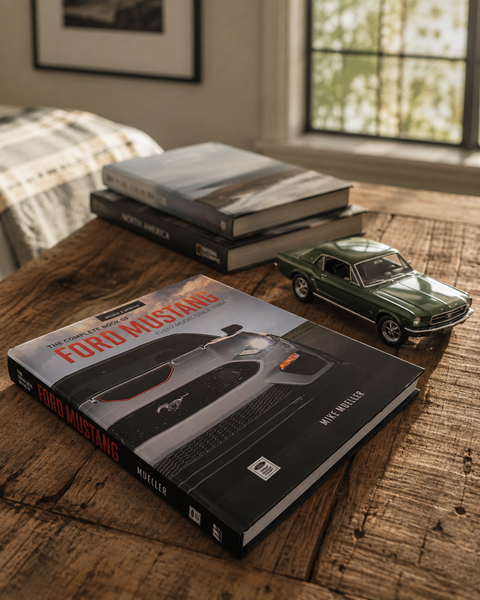 LIBRO FORD MUSTANG · THE COMPLETE BOOK