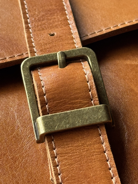 MORRAL DE CUERO GENUINO NYC CARAMEL
